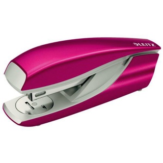 Zszywacz średni metalowy Leitz New NeXXt Series, Różowy, Zszywacze, Drobne akcesoria biurowe