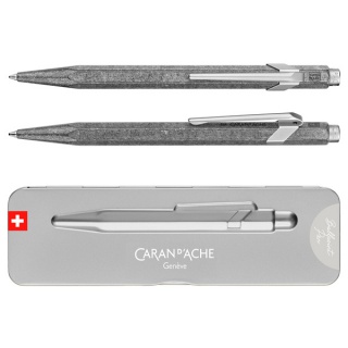 Długopis CARAN D'ACHE 849 Original, M, w pudełku, srebrny, Długopisy, Artykuły do pisania i korygowania