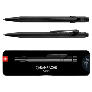 Długopis CARAN D'ACHE 849 Black Code, M, w pudełku, czarny, Długopisy, Artykuły do pisania i korygowania