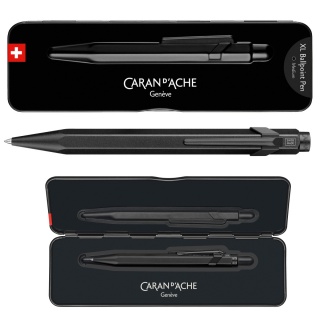Długopis CARAN D'ACHE 849 XL, Black Code, czarny, Długopisy, Artykuły do pisania i korygowania