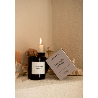 Świeca sojowa w szkle CANDLY&CO, Late Night Feelings, zapach No.6, 250g, Świece, Wyposażenie biura