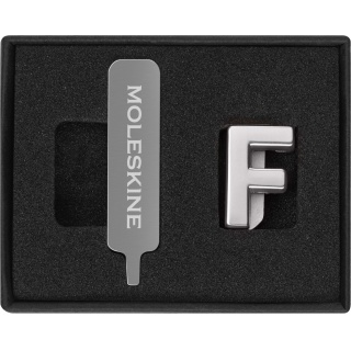 Przypinka MOLESKINE F, srebrna, Notatniki, Zeszyty i bloki