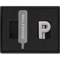 Przypinka MOLESKINE P, srebrna, Notatniki, Zeszyty i bloki
