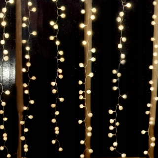 KURTYNA Z KULKAMI ŚNIEŻNYMI LED 208szt.240/140cm., Boże Narodzenie, Art. świąteczne i okolicznościowe