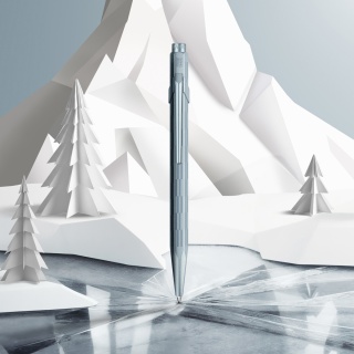 Długopis CARAN D&rsquo;ACHE 849 XMAS25 Alpine Frost, w pudełku, niebieski, Długopisy, Artykuły do pisania i korygowania