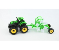 TRAKTOR Z PRZYCZEPĄ POD KLOSZEM
